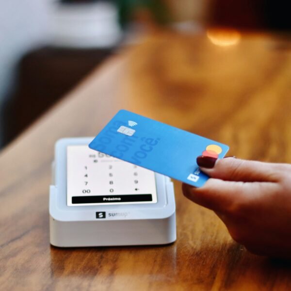 Debit Card vs Credit Card: Key Differences, Pros, Cons & Which One Should You Use? (2026 Guide)
